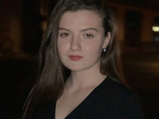 AlinaBeeton amateur